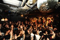 Rhythmic Toy World「『HEY!』先行試聴会」の様子。（Photo by MASANORI FUJIKAWA）