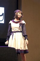 「青春は食べ物です」を歌う“たけパン”。