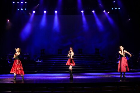 「Kalafina LIVE 2016 "far on the water" in Shanghai」の様子（写真提供：SME Records）