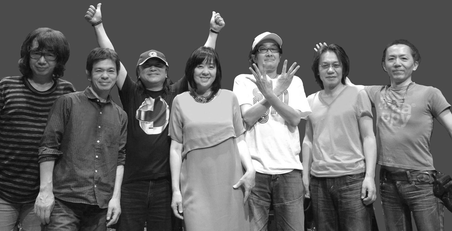 小川美潮 4to3 Band。小川美潮は中央。