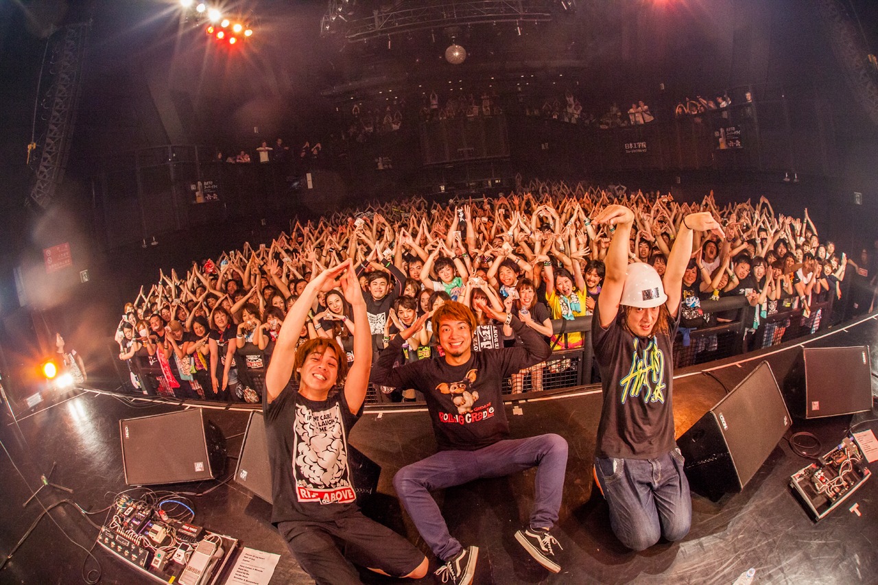 dustbox「skyrocket Tour 2016」東京・赤坂BLITZ公演の様子。（Photo by HayachiN）