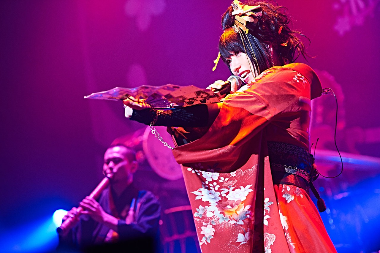 鈴華ゆう子（Vo）