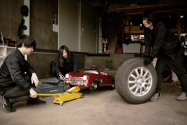 Galileo Galilei、ファンの思い出と写真でモザイクアート作り