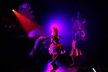 きゃりーぱみゅぱみゅ「KPP 5iVE YEARS MONSTER WORLD TOUR 2016」シンガポール公演の様子。