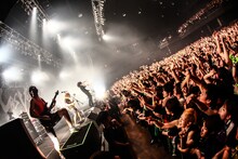 Fear, and Loathing in Las Vegas「FIRST ONE MAN SHOWS TOUR 2016」東京・Zepp Tokyo公演の様子。