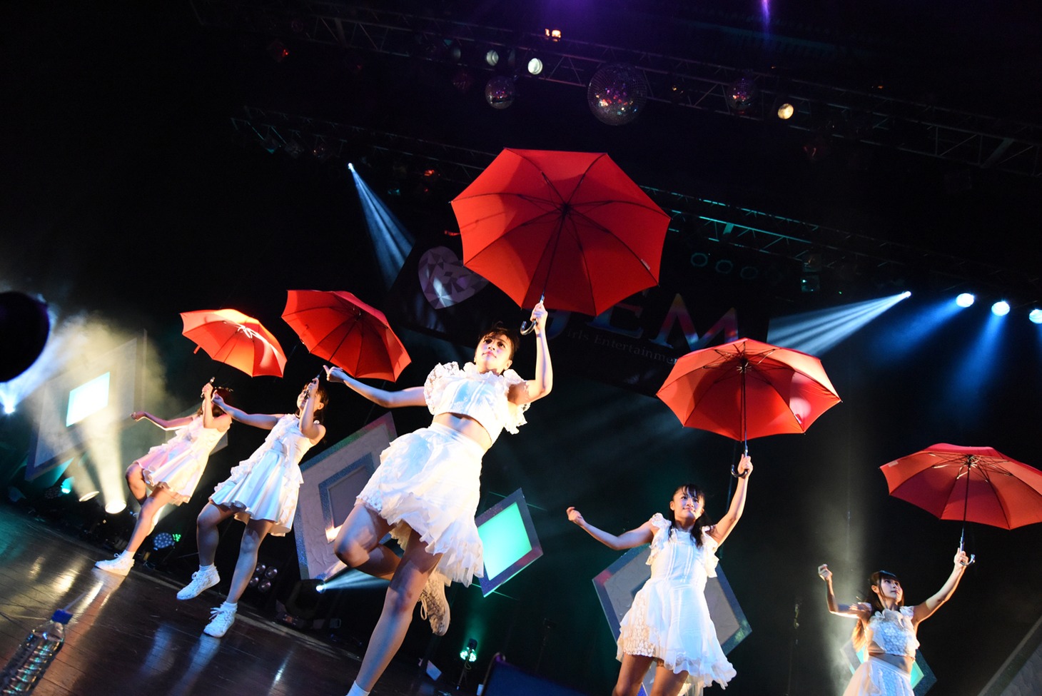「GEM Live Mixture 2016 ～Best 10ct Forever～」の様子。