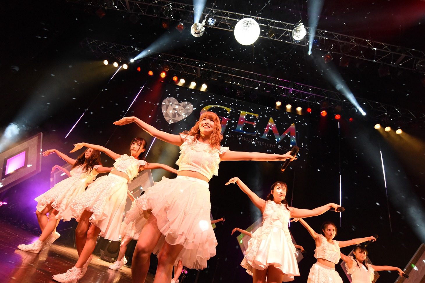 「GEM Live Mixture 2016 ～Best 10ct Forever～」の様子。