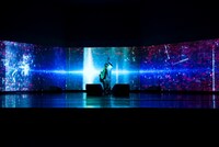 「INNOVATION WORLD FESTA 2016」にて「るーららるーらーるららるーらー」を披露するさユり。（提供：アリオラジャパン）