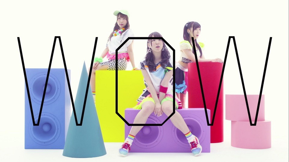 妄想キャリブレーション「ちちんぷいぷい♪」ミュージックビデオのワンシーン。