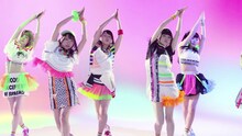 妄想キャリブレーション「ちちんぷいぷい♪」ミュージックビデオのワンシーン。