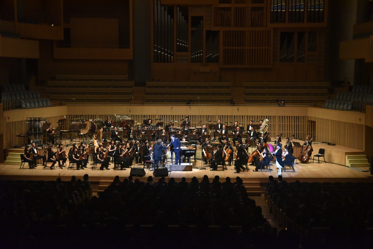 「LEGEND SYMPHONY vol.1 hide」の様子。