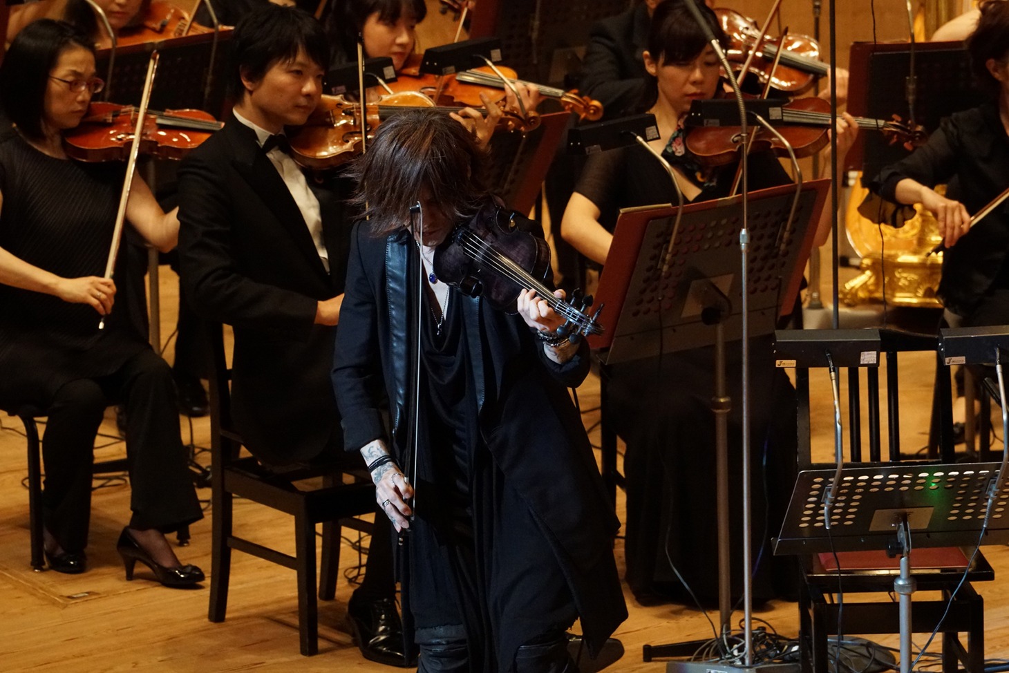 SUGIZO