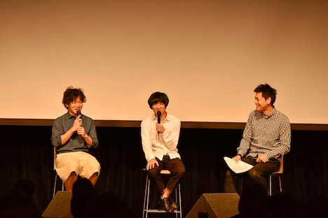 左から松居大悟、石崎ひゅーい、藤田琢己。（撮影：河本悠貴）