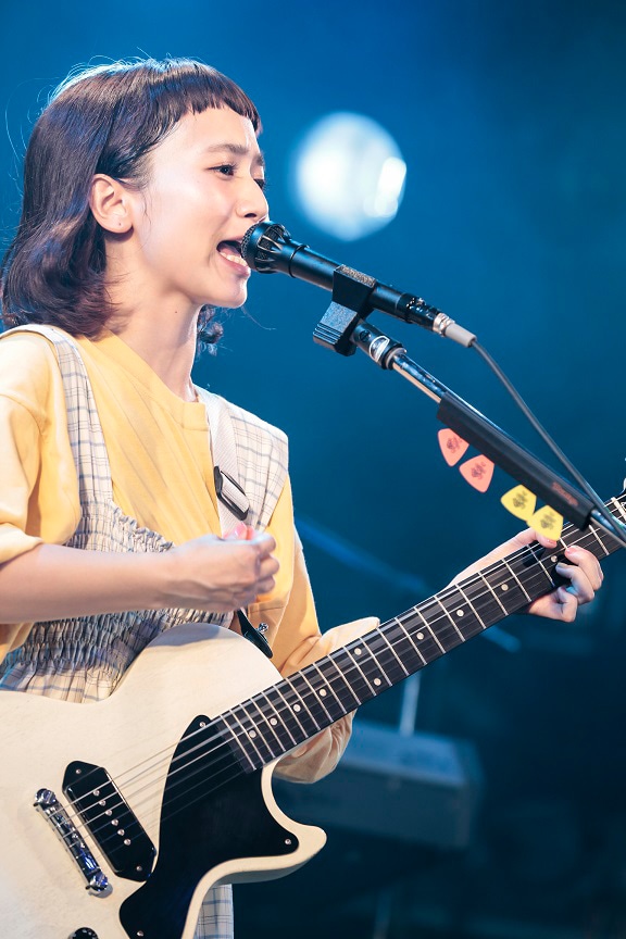三戸なつめ（Photo by Yosuke Torii）