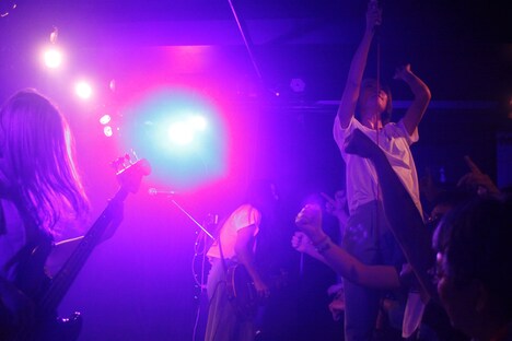 「LAZYgunsBRISKY presents "Gather Of Dreams vol.3"」より、LAZYgunsBRISKYのライブの様子。（Photo by Takumi Akuzawa）