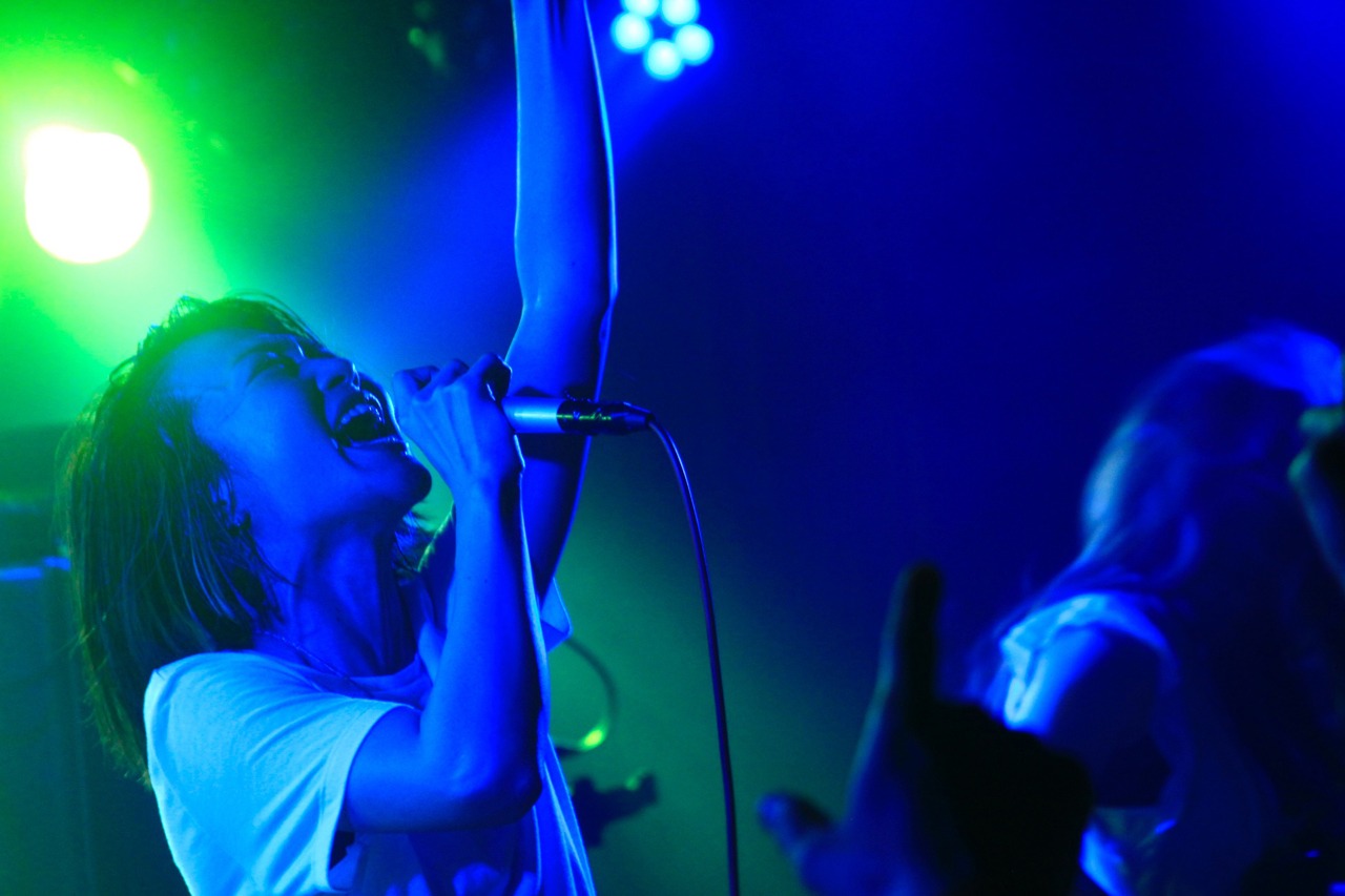 Lucy（Vo / LAZYgunsBRISKY）（Photo by Takumi Akuzawa）