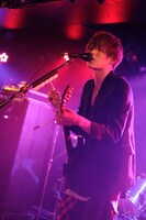 小林要司（Vo, G / Large House Satisfaction）（Photo by Takumi Akuzawa）