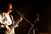 森本夏子（B）（写真提供：ヒップランドミュージック）