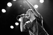 蔡忠浩（Vo, G）（写真提供：ヒップランドミュージック）