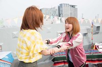 「aikoとスペシャのMay Dream屋上キャンプ」のワンシーン。（写真提供：スペースシャワーTV）