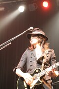 TAKURO（写真提供：ラバーソウル）