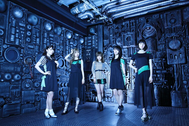 Q Ulle 新作はline Musicのcmソング 鬱p作曲ラウドロックの両a面 音楽ナタリー