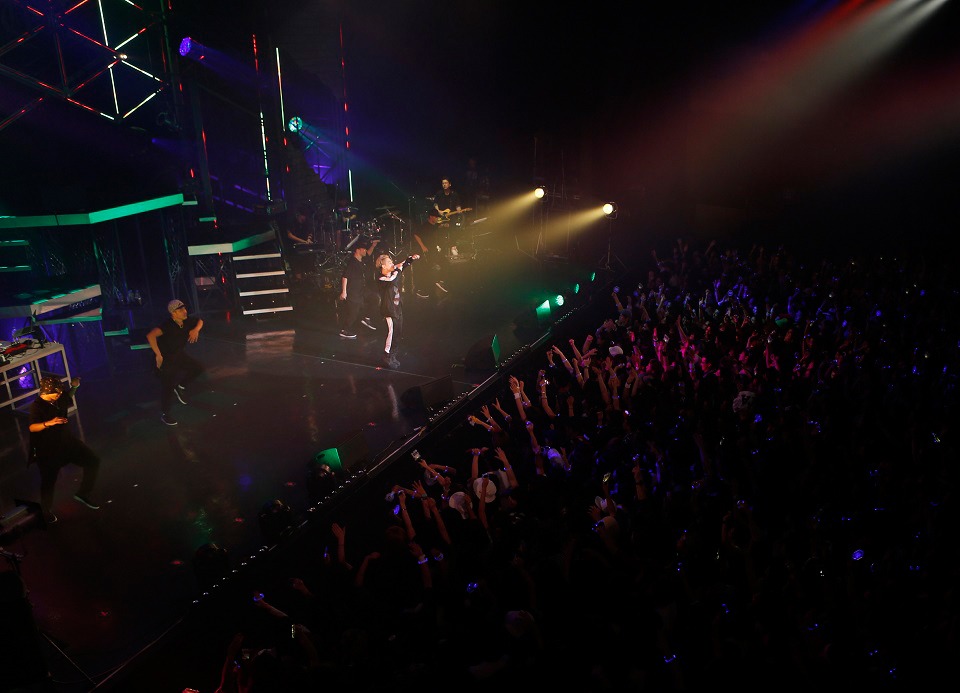5月18日のZepp Tokyo公演の様子。（撮影：阿萬泰明）