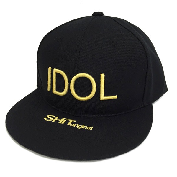 BiSHop別注カラーのIDOLキャップ。