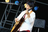 クラムボンのミト（B, G, Cho）。