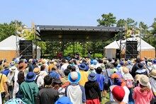 二階堂和美のライブの様子。