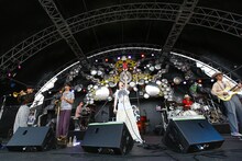 EGO-WRAPPIN' AND THE GOSSIP OF JAXX