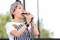 ハンバート ハンバートの佐野遊穂（Vo）。