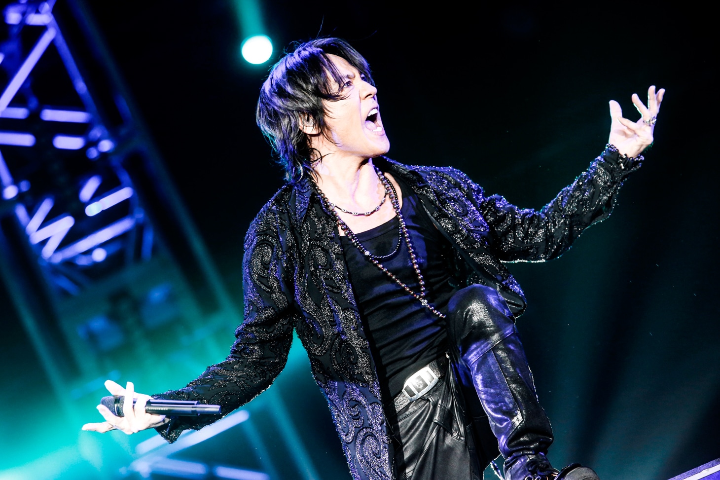 2016年の人気画像42位は「氷室京介ラストライブで35曲熱唱『これで気持ちの整理がついた』」より、氷室京介。（写真提供：ワーナーミュージック・ジャパン）