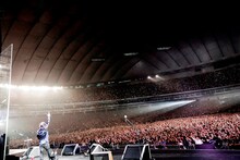 「KYOSUKE HIMURO LAST GIGS」5月23日公演の様子。（写真提供：ワーナーミュージック・ジャパン）