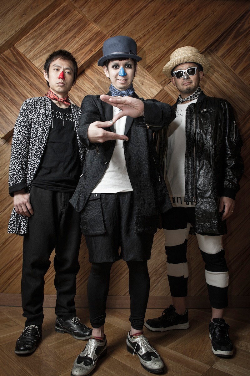 H ZETTRIO