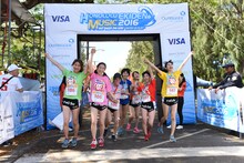 ゴールした直後のアップアップガールズ（仮）。