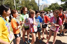 ゴールした直後のアップアップガールズ（仮）。