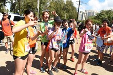 ゴールした直後のアップアップガールズ（仮）。