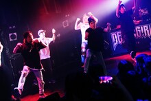 「電波少女 E.P "パラノイア" Release Party」の様子。（撮影：新倉映見）