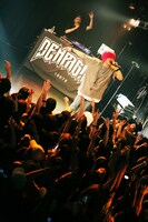 「電波少女 E.P "パラノイア" Release Party」の様子。（撮影：新倉映見）