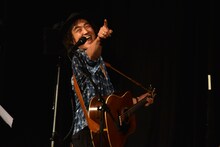 突然「ももいろクローバーZ！」と叫ぶ高橋研。