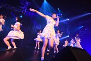 Kiss Beeによるライブの様子。