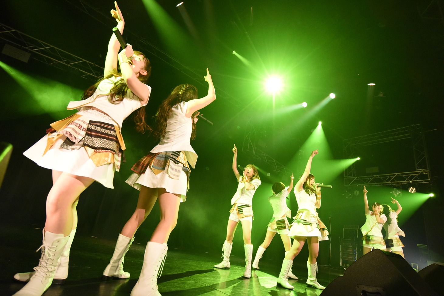 LinQによるライブの様子。