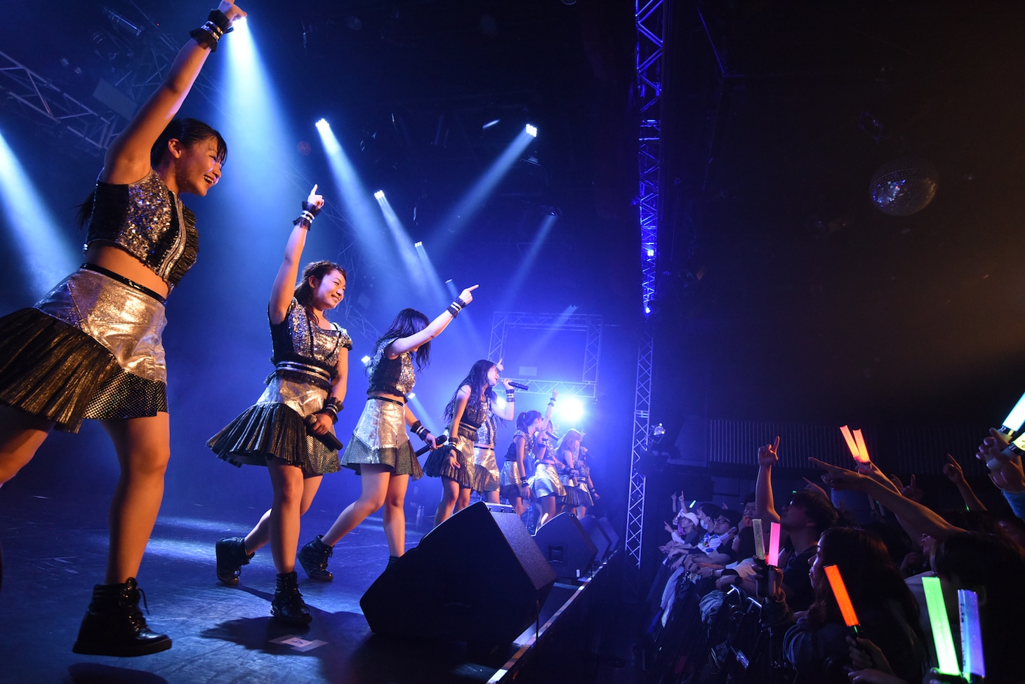 GEMによるライブの様子。
