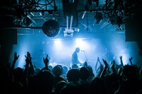 5月22日に東京・渋谷Star Loungeで行われた、オワリカラのワンマンライブの様子。