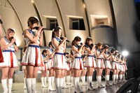 昨日5月24日に東京・代々木公園イベント広場野外ステージで行われたフリーライブの様子。