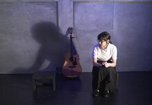 「沖ちづる 歌語り “二十歳のあなたへ”（スタジオムービー）」のワンシーン。