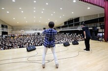 コブクロによる公開収録の様子。（写真提供：FM802）