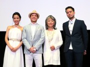 映画「手をつないでかえろうよ～シャングリラの向こうで～」完成披露試写会舞台挨拶に登壇した七海、川平慈英、奈良橋陽子監督、JAY'ED（左から）。