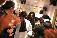 KenKen「KenKen 30th Anniv. Party "OLE PALOOZA 2015"」舞台裏の様子。（Photo by Viola Kam[V'z Twinkle]）